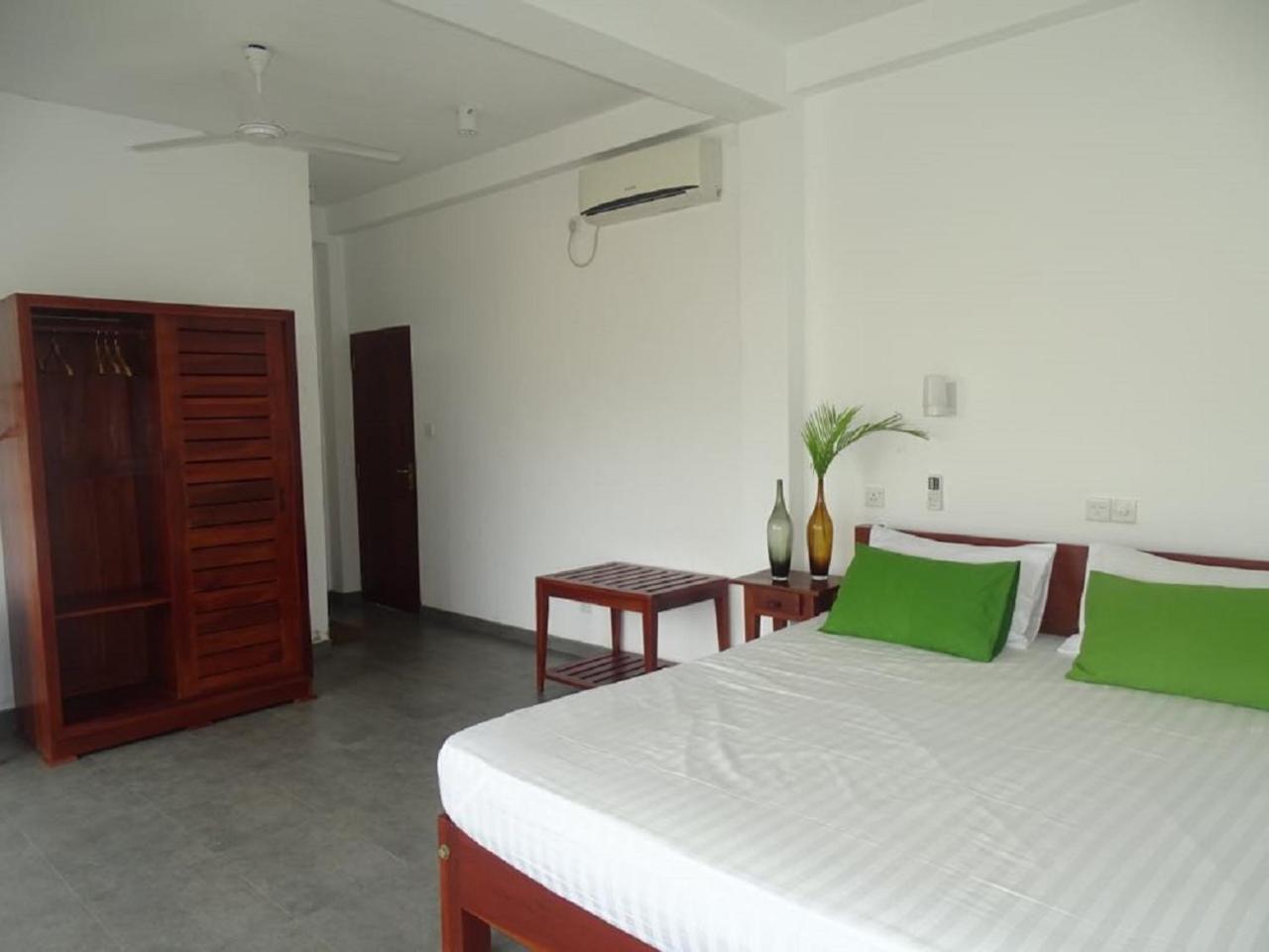 Jasmine Garden Beach Guest House هيكادوفا المظهر الخارجي الصورة